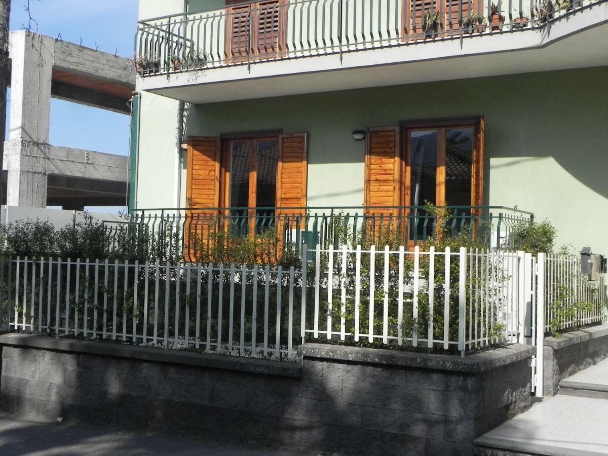 Etna Holidays Home Sereleo Санта-Венерина Экстерьер фото